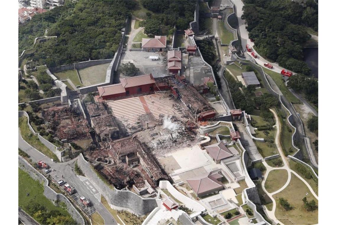 Mit der Draufsicht auf die Burg lässt sich der Umfang der Zerstörung ermessen. Foto: kyodo/dpa