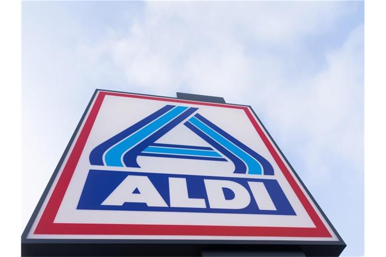 Mit der Erfindung des Discounters hat Aldi-Gründer Theo Albrecht den Lebensmittelhandel revolutioniert. Foto: Rolf Vennenbernd/dpa