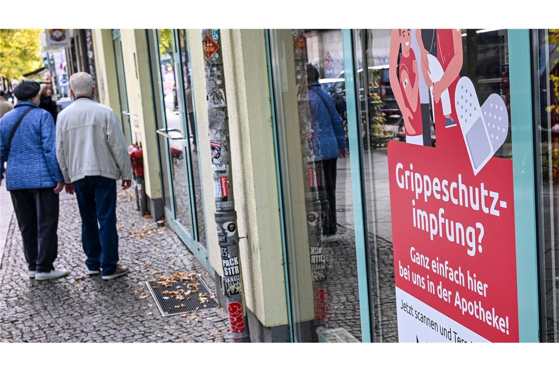 Mit der Grippe- kann man sich auch gleichzeitig die Corona-Impfung verabreichen lassen. (Archivbild)