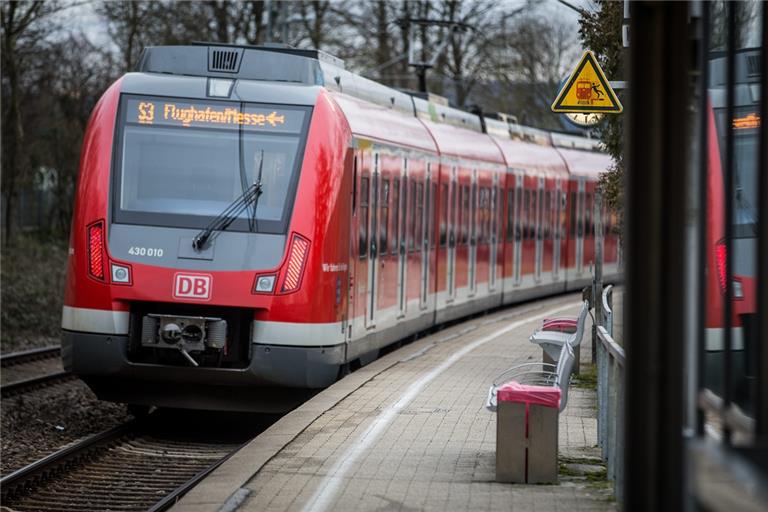 Mit der S3 vom Backnanger Bahnhof bis Flughafen/Messe – das geht künftig nur noch sonntags. Archivfoto: A. Becher