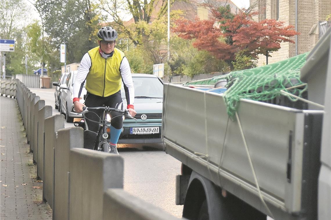 Radfahrer geben statt 4,5 jetzt die Note 4,4 Mit die schlechtesten Noten gab es beim ADFC-Fahrradklimatest für die Sicherheit der Radler. Hier besteht Handlungsbedarf.Foto: A. Becher