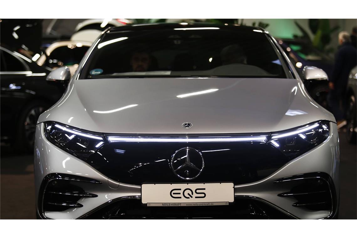 Mercedes EQS schafft mit Festkörperbatterie Reichweite von 1200 Kilometer Mit einem Elektrofahrzeug des Typs EQS gelang Mercedes eine Fahrt mit einer Reichweite von 1200 Kilometern. (Archivbild)