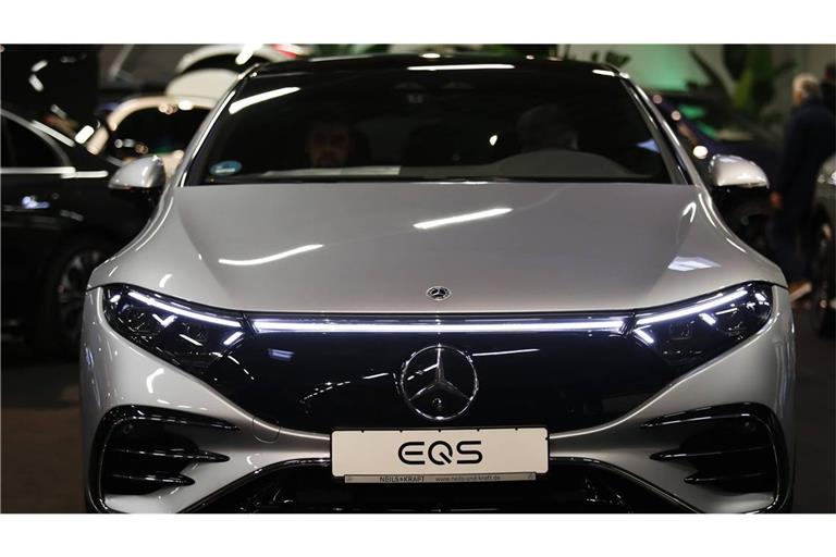 Mit einem Elektrofahrzeug des Typs EQS gelang Mercedes eine Fahrt mit einer Reichweite von 1200 Kilometern. (Archivbild)