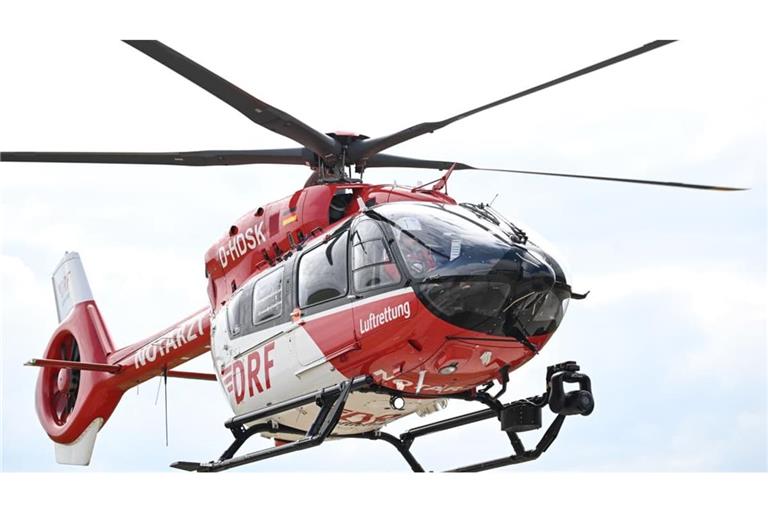 Mit einem Hubschrauber wurde die Frau nach einem Unfall in eine Klinik geflogen. (Symbolbild)