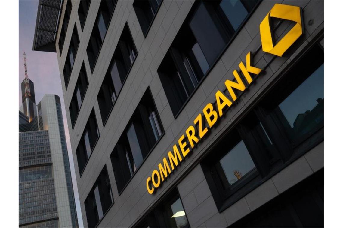 Commerzbank macht wieder Gewinn: Aussicht auf Dividende Mit einem Jahresüberschuss von 430 Millionen Euro hat die Commerzbank die Erwartungen übertroffen. Foto: Sebastian Christoph Gollnow/dpa