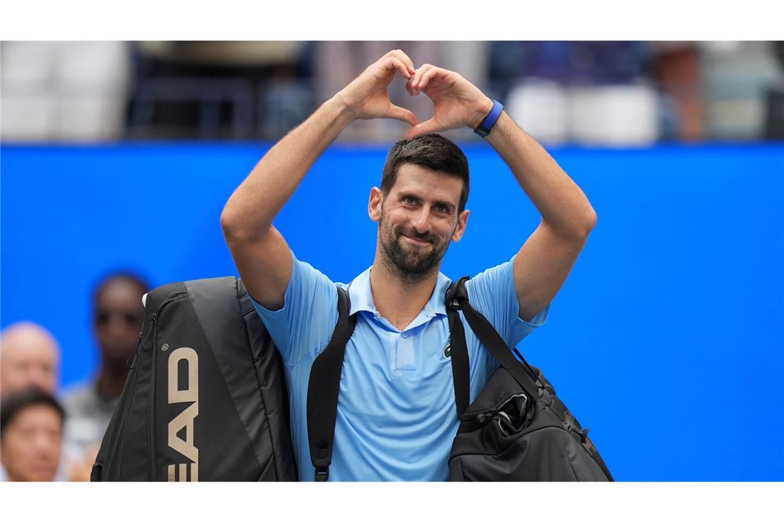 Traumduell: Sinner und Alcaraz spielen um Titel und Nummer 1 Mit einem Lächeln verabschiedet sich Novak Djokovic von den Fans. Er will wiederkommen.