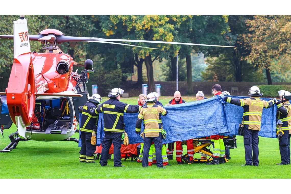 Mit einem Rettungshubschrauber war die gewählte Bürgermeisterin von Herdecke in ein Krankenhaus geflogen worden. (Archivbild)
