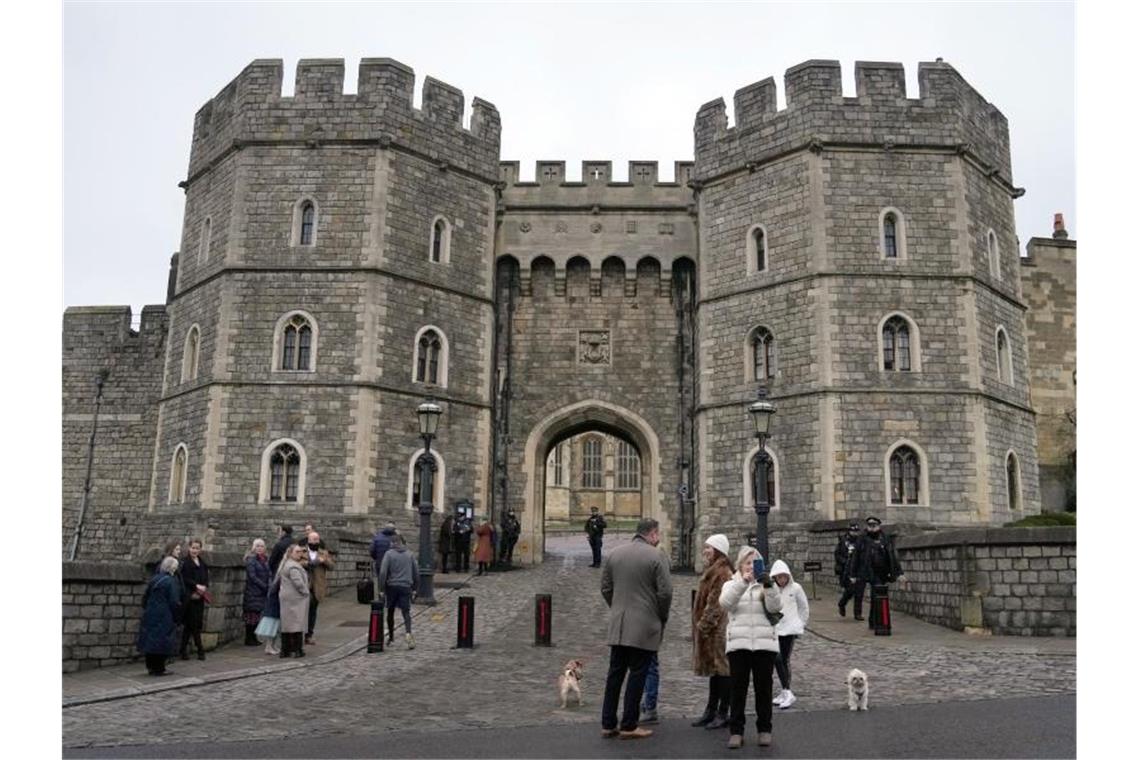 Mit einer Armbrust bewaffnet wurde am ersten Weihnachtstag ein 19-Jähriger auf dem Gelände der Queen-Residenz Schloss Windsor gefasst. Foto: Alastair Grant/AP/dpa