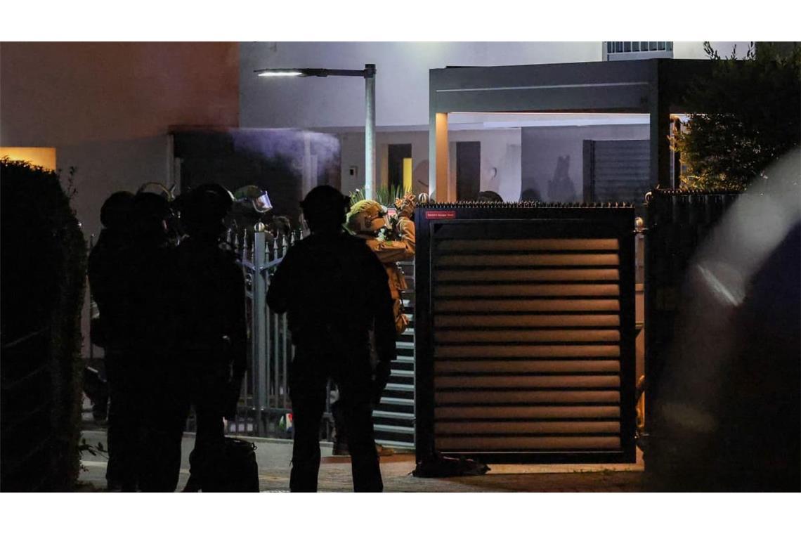 Mit einer groß angelegten Razzia geht die Polizei in Deutschland und europaweit seit dem Morgen gegen ein Geldwäsche-Netzwerk und Rocker vor.