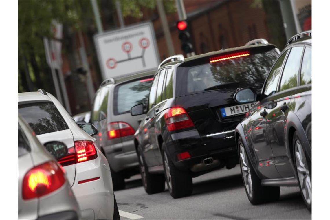 Mit einer simplen Gebühr von sechs Euro am Tag wollen Experten „die Stauprobleme in der Innenstadt von München in den Griff bekommen“. Foto: Stephan Jansen/dpa