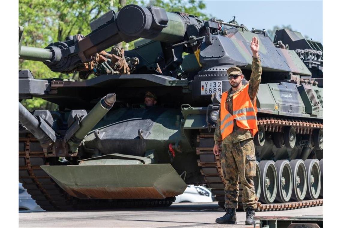 Türkei blockiert Nato-Verteidigungsplan für Osteuropa Mit einer Übung trainiert die trainiert die Streitkräftebasis die Verlege- und Einsatzfähigkeit der Schnellen Eingreiftruppe ins Baltikum. Foto: Robert Michael/dpa-Zentralbild/dpa