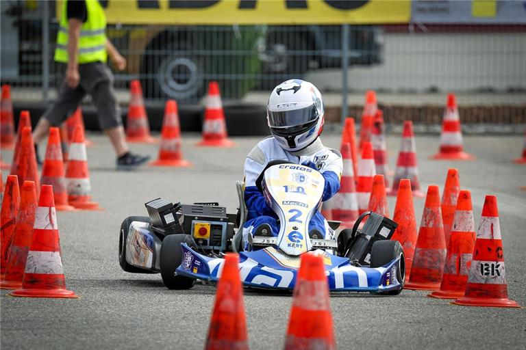 Mit (elektrischem) Vollgas durch den Parcours: Timo Biedenbach vom MSC Backnang ist Dritter der K5 geworden. Foto: Alexander Becher
