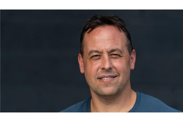 Mit Ex-Bundestrainer Marco Sturm gibt es erstmals einen deutschen NHL-Cheftrainer.