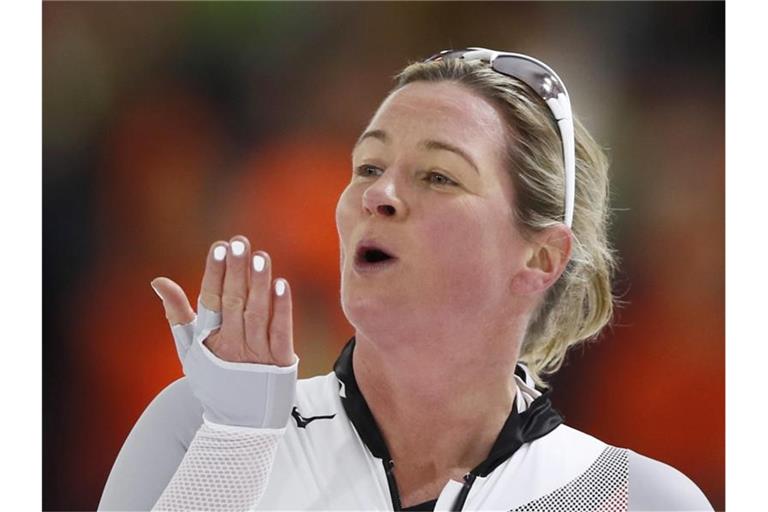 Mit fast 50 Jahren will Claudia Pechstein im kommenden Jahr in Peking ihre achten Olympischen Winterspiele erleben. Foto: Peter Dejong/AP/dpa