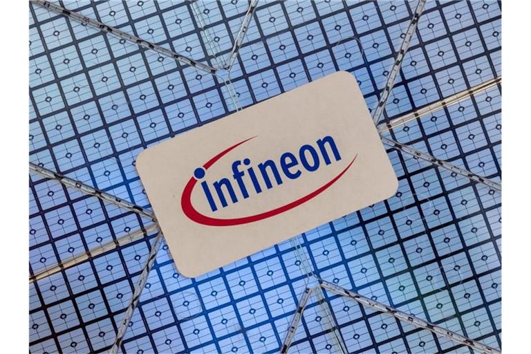Mit frischem Geld will Infineon Cypress übernehmen. Foto: Peter Kneffel/dpa