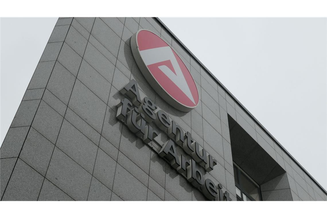 Mit Hilfe und Härte sollen die Behörden den Hilfebeziehenden begegnen. (Archivfoto)