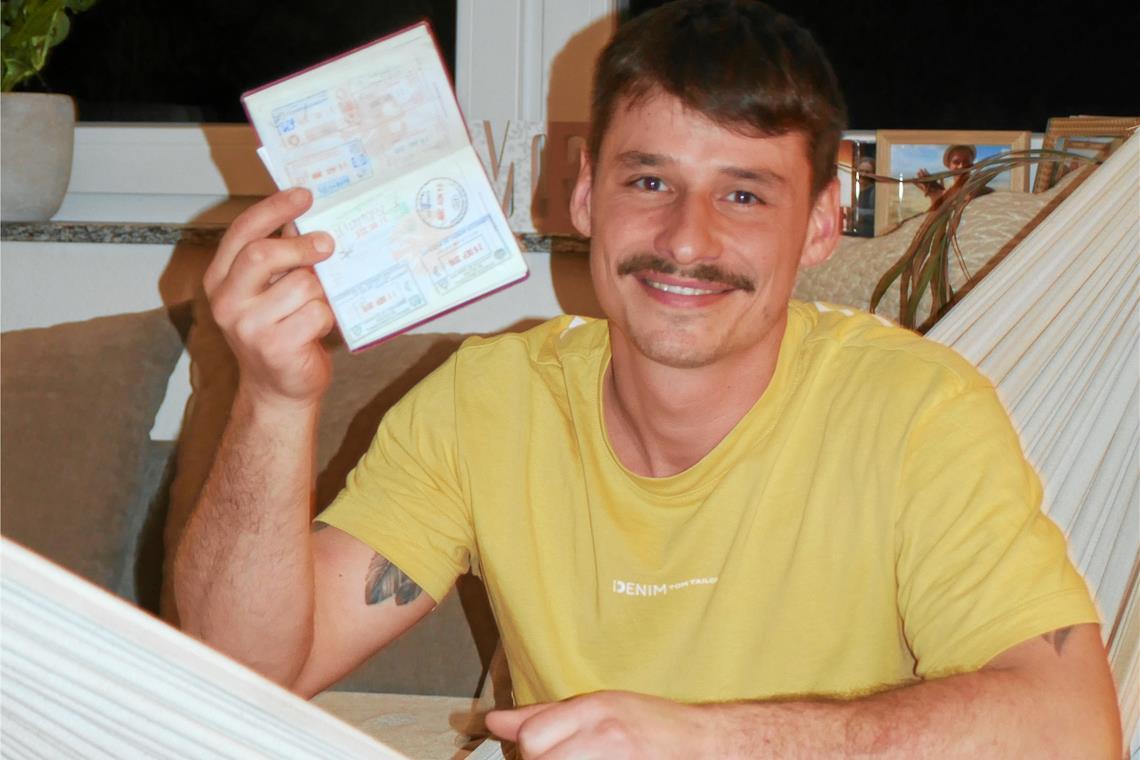 Ein Stuckateurmeister aus Murrhardt auf Abenteuerreise Mit jedem neuen Ziel wurden Reisepass und Rucksack von Marc Deriu immer bunter.