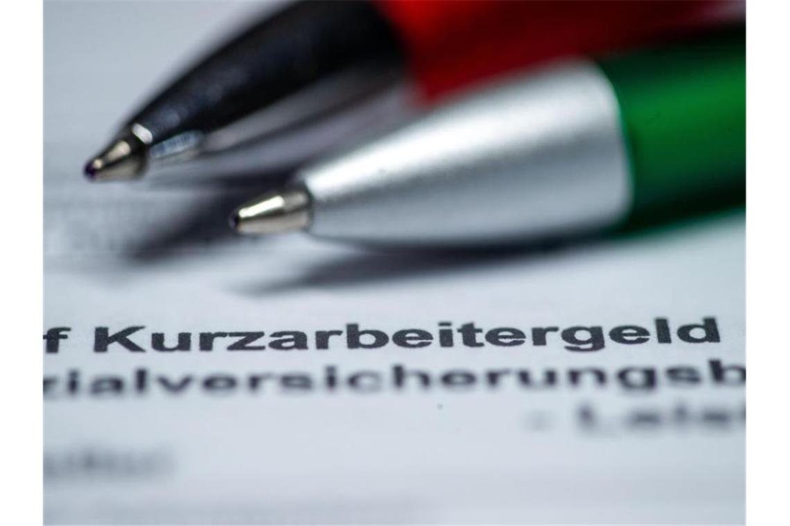 470.000 Unternehmen zeigen Kurzarbeit an Mit Kurzarbeit will der Gesetzgeber verhindern, dass Arbeitnehmern sofort die Entlassung droht, wenn ihr Betrieb wirtschaftlich in Schwierigkeiten gerät. Foto: Jens Büttner/dpa-Zentralbild/dpa