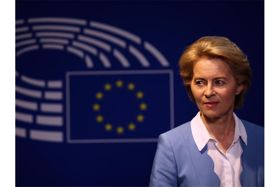 Mit neuen Zusagen hat Ursula von der Leyen am Tag vor der geplanten Wahl zur Präsidentin der EU-Kommission um Unterstützung geworben. Foto: Francisco Seco/AP