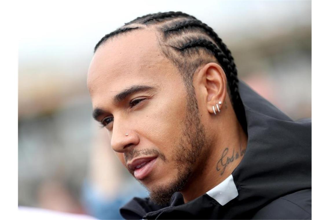 Vettel-Tiefpunkt nach Brachial-Manöver - Hamilton gewinnt Mit nun sechs Siegen ist Lewis Hamilton Rekordsieger beim Grand Prix von Großbritannien. Foto: David Davies/PA Wire