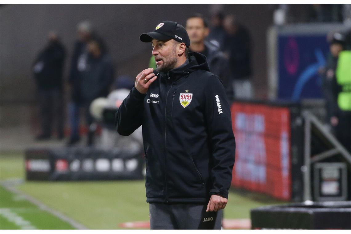 Mit Pfiff: der VfB-Trainer Sebastian Hoeneß hat seine Mannschaft auf die nächste Herausforderung eingestellt. Mit Pfiff: der VfB-Trainer Sebastian Hoeneß hat seine Mannschaft auf die nächste Herausforderung eingestellt.