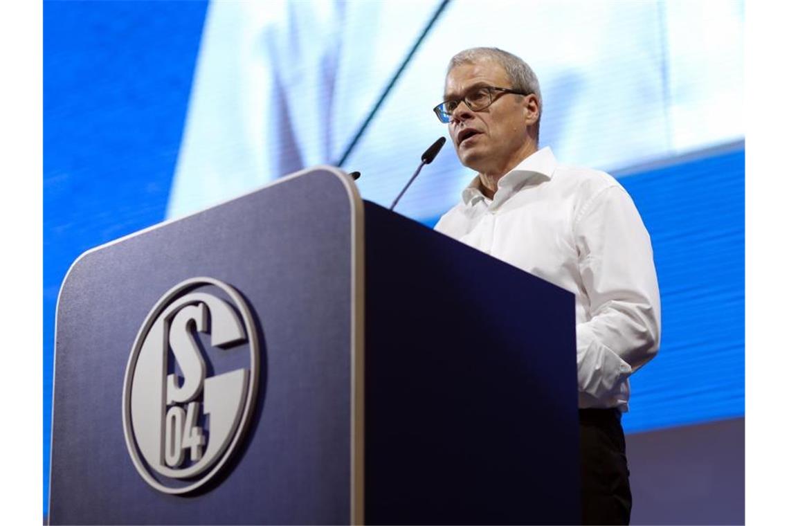 Mit Schalke 04 in finanzieller Schieflage: Vorstandsmitglied Peter Peters. Foto: Tim Rehbein/dpa