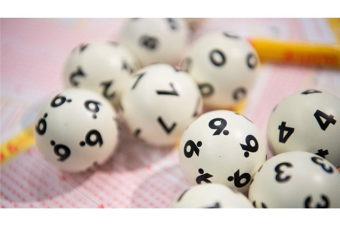 Lotto-Spielerin gewinnt über 3,3 Millionen Euro Mit sechs Richtigen ist eine Heilbronnerin nun Lotto-Millionärin. (Symbolbild)