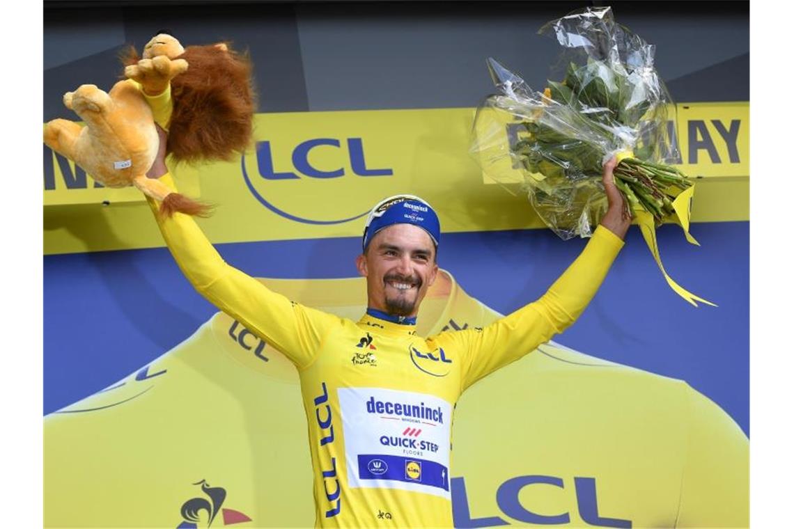 Höllenritt: Franzose Alaphilippe krönt starkes Solo mit Gelb Mit seinem Etappensieg hat sich Julian Alaphilippe auch das Gelbe Trikot des Gesamtführenden geholt. Foto: David Stockman/BELGA