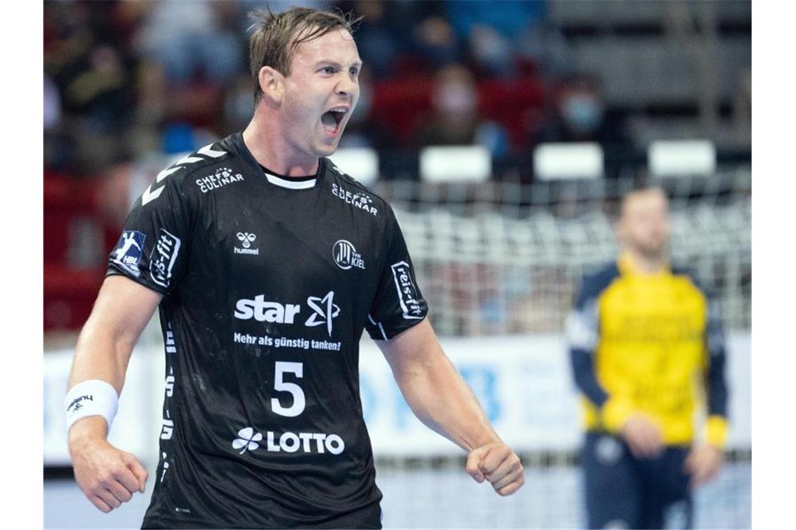 Superstar Sagosen führt Kiel zum zehnten Supercup-Sieg Mit sieben Treffern Kiels Top-Werfer der Partie: Sander Sagosen. Foto: Federico Gambarini/dpa