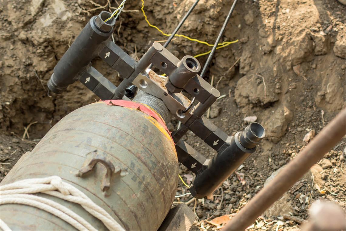 So werden Weltkriegsbomben entschärft Mit solchen Raketenklemmen werden Weltkriegsbomben oft entschärft.