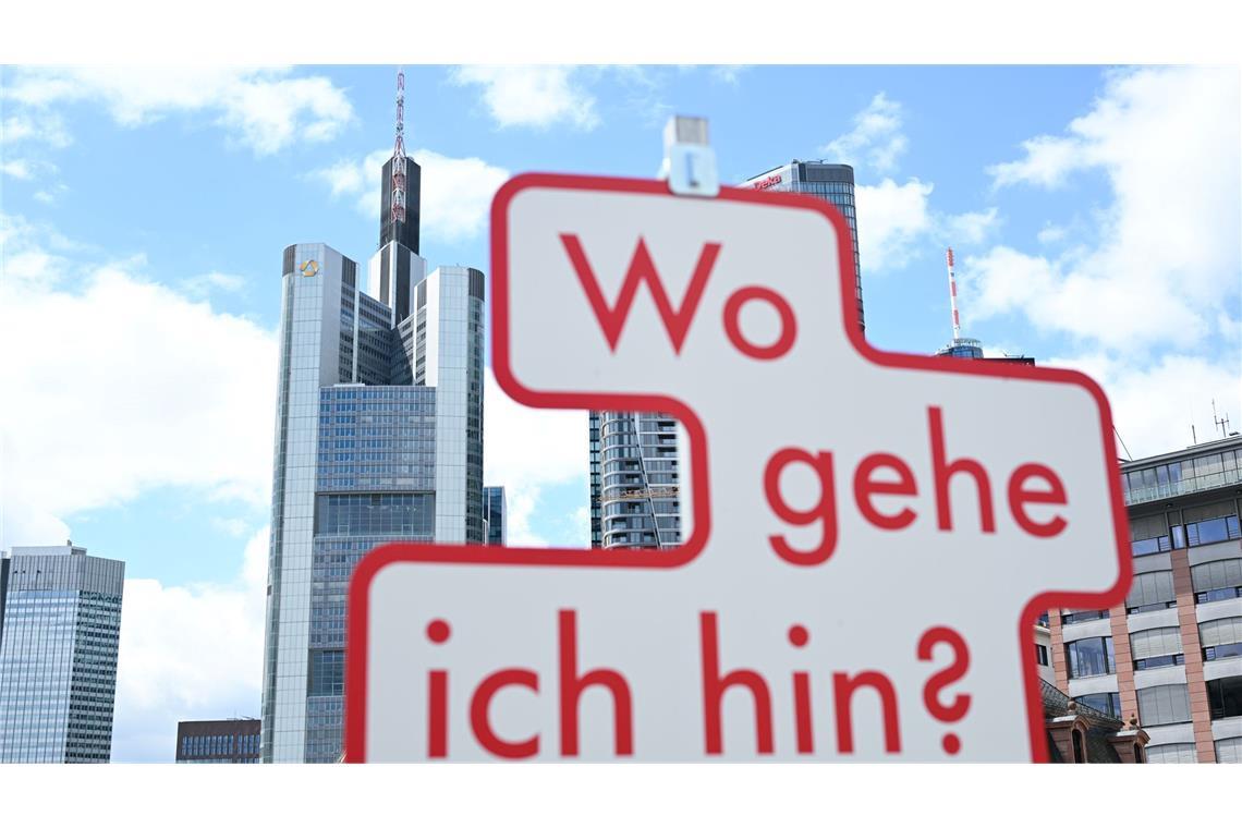 Commerzbank wird optimistischer für 2025 Mit steigenden Gewinnen und höheren Ausschüttungen will die Commerzbank ihre Eigenständigkeit bewahren (Archivbild)