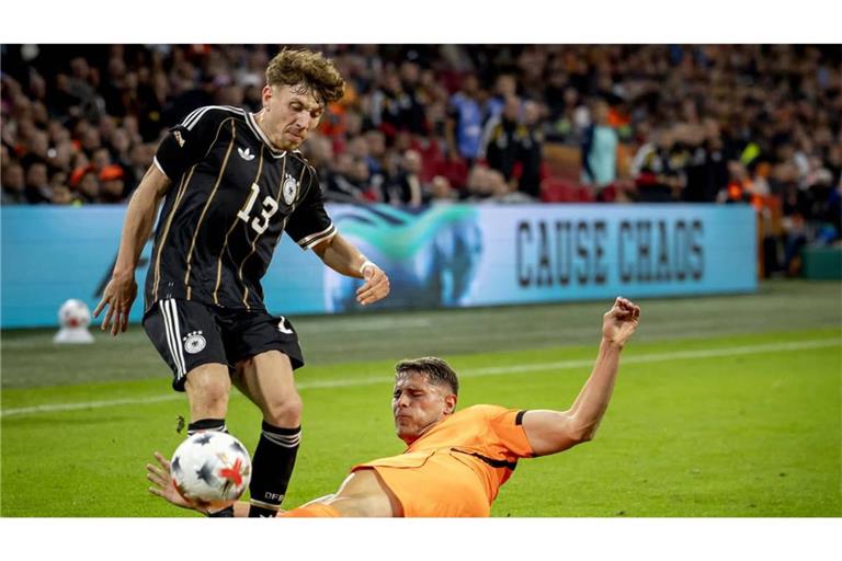 Mit viel Elan: der Rechtsverteidiger Philipp Treu bringt auch Schwung in die DFB-Angriffe.