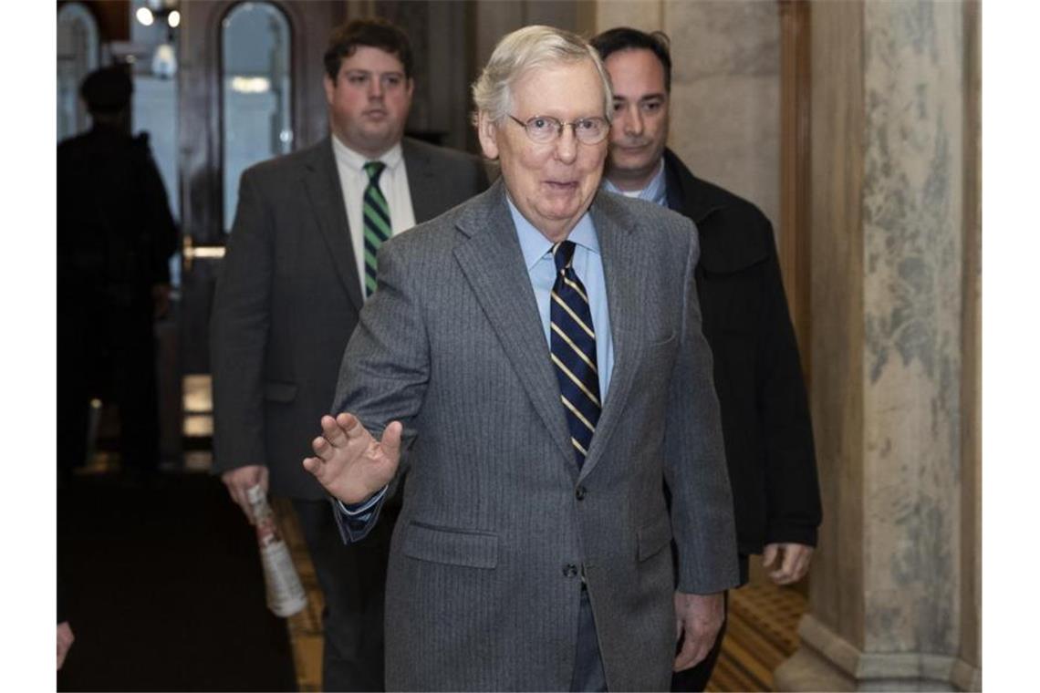 Impeachment-Ankläger appellieren an Gewissen der Senatoren Mitch McConnell, republikanischer Mehrheitsführer im Senat, ist fest entschlossen, US-Präsident Trump von allen Vorwürfen freizusprechen. Foto: Alex Brandon/AP/dpa