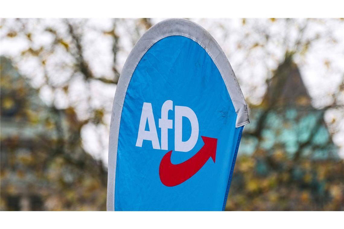 Mitglieder der AfD wurden am Wochenende in Heilbronn Zielscheibe eines Angriffs   (Symbolbild).