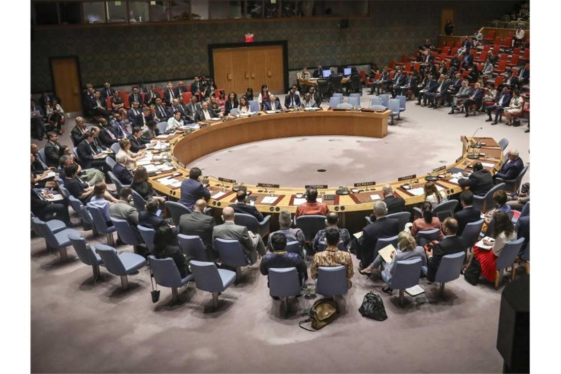UN-Sicherheitsrat soll erstmals zu Corona beraten Mitglieder nehmen an einer Sitzung des Sicherheitsrates der Vereinten Nationen im August 2019 teil. Die Sitzung zur Corona-Krise wird in einem virtuellen Rahmen stattfinden. Foto: Bebeto Matthews/AP/dpa