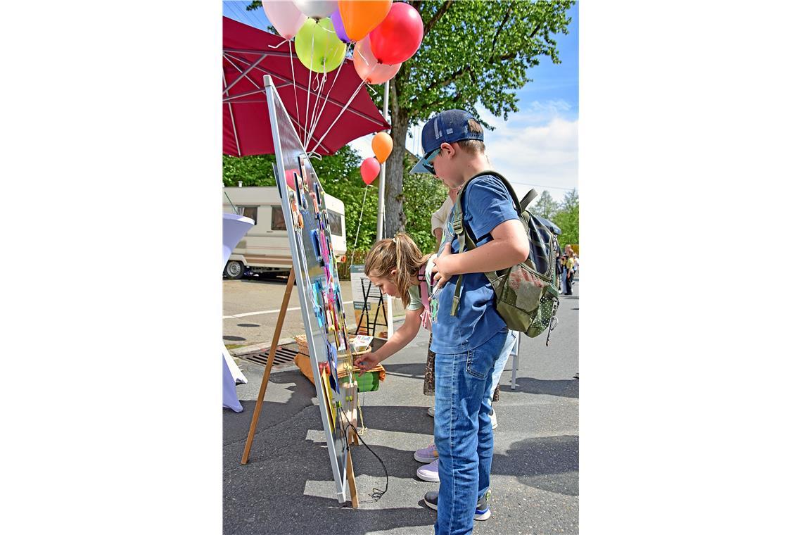 Mitmach-Aktion beim Elia Lifestyle Center aus Althütte. Die Kids müssen Tiere zu...