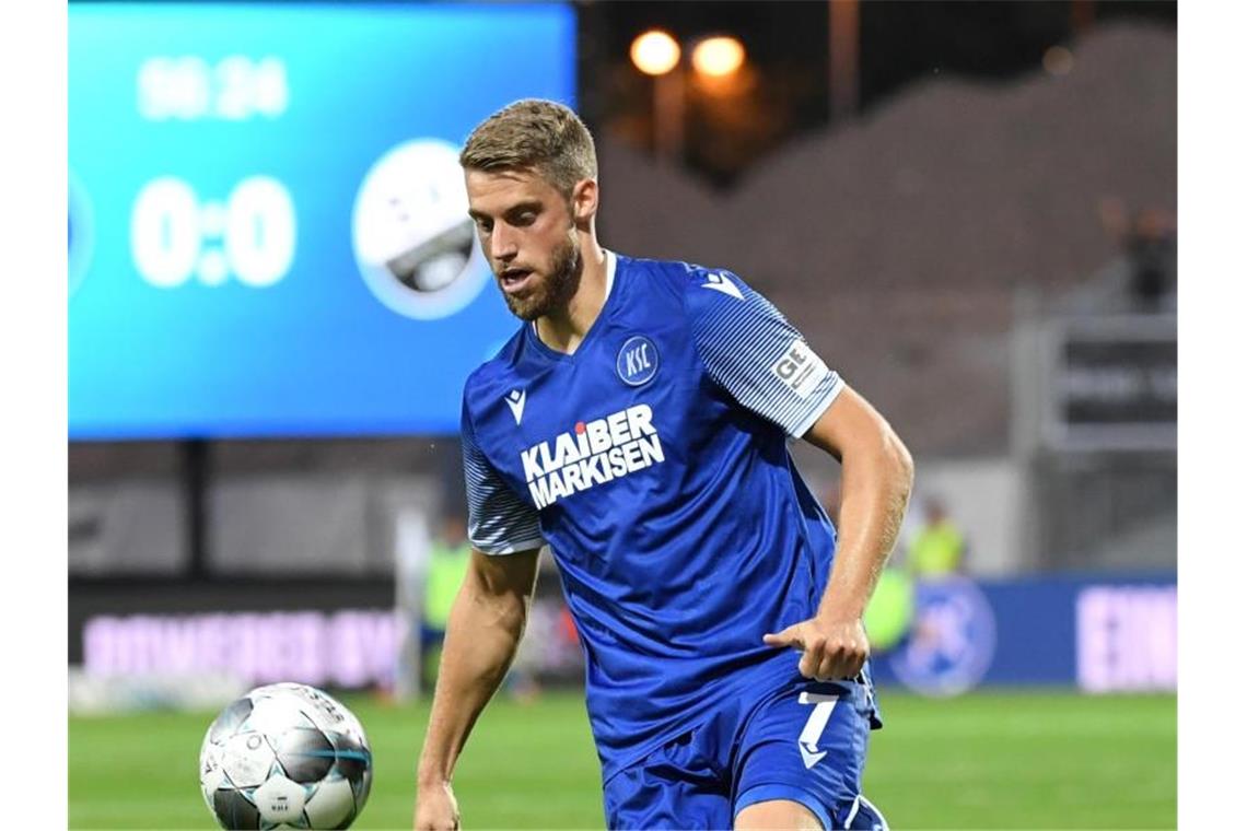 „Ohne Rücksicht auf Verluste“: KSC-Profi kritisiert DFL Mittelfeldspieler Marc Lorenz vom Karlsruher SC. Foto: Uli Deck/dpa/Archivbild