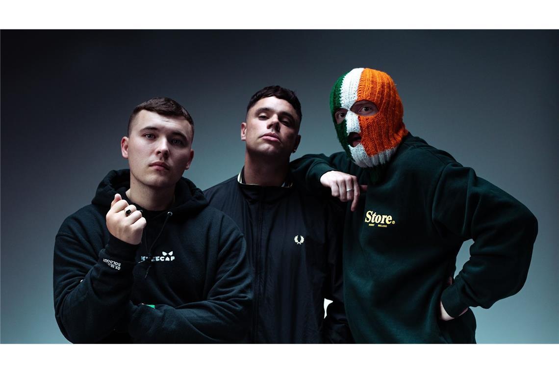 Kneecap wehren sich gegen Terroranklage Mo Chara (links) vom nordirischen Hip-Hop-Trio Kneecap wurde wegen einer terroristischen Straftat angeklagt.