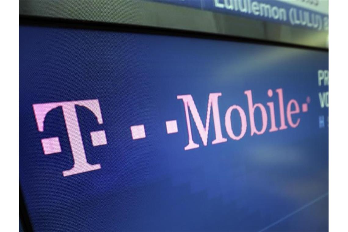 Der Weg zur Mehrheit bei T-Mobile US Mobilfunktochter der Deutschen Telekom: T-Mobile. Foto: Richard Drew/AP/dpa