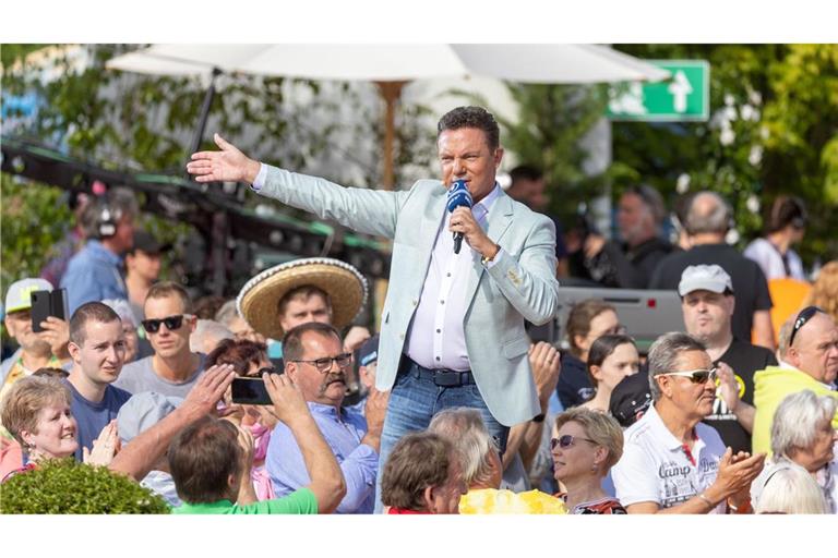 Moderator und Schlagersänger Stefan Mross hat die Sendung über Jahrzehnte geprägt. (Archivbild)