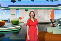 Moderatorin Julia Fischer.