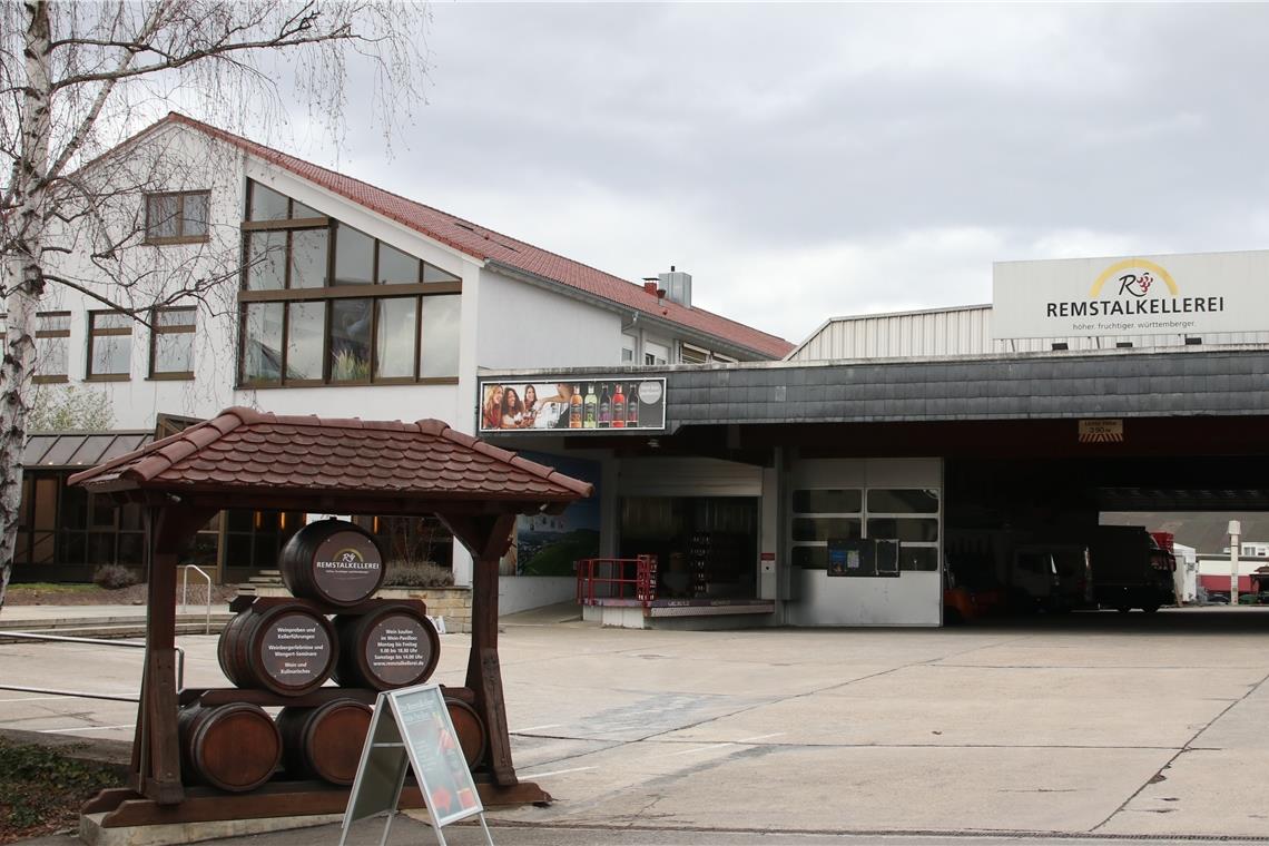 Möglicherweise gibt die Remstalkellerei das große Gelände in Beutelsbach auf und lässt den Wein künftig von der WZG ausbauen. Foto: J. Mogck