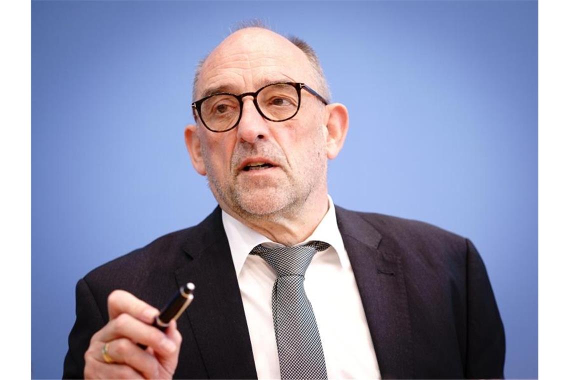 Keine Leute auf dem Arbeitsmarkt verlieren, neue Leute holen „Möglichst alle potenziellen Arbeitskräfte im Inland gewinnen und erst recht niemanden verlieren“: BA-Chef Detlef Scheele. Foto: Kay Nietfeld/dpa