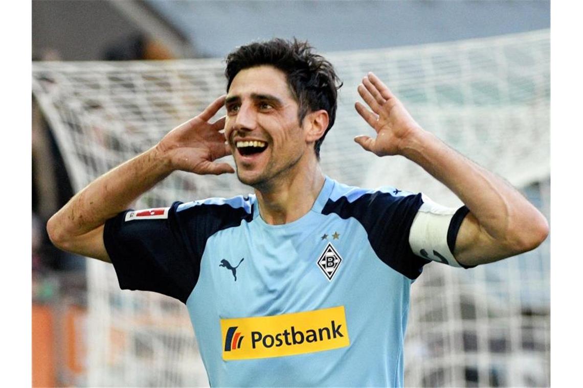 Mönchengladbachs Kapitän Lars Stindl glaubt an einen Sieg gegen die Bayern. Foto: Stefan Puchner/dpa