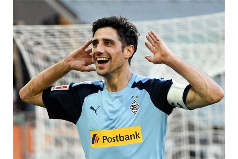 Mönchengladbachs Kapitän Lars Stindl glaubt an einen Sieg gegen die Bayern. Foto: Stefan Puchner/dpa