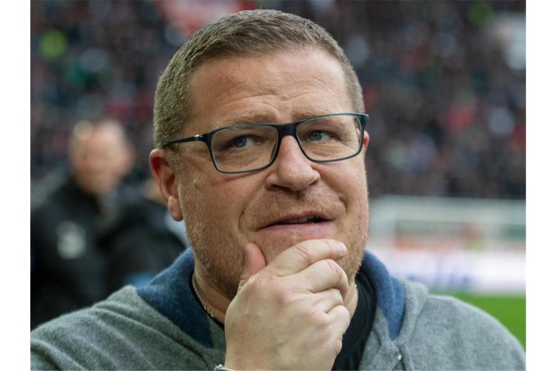 Eberls Vorschlag: Warum nicht die Kadergröße beschränken? Mönchengladbachs Sportdirektor Max Eberl kann sich vorstellen, dass die Clubs die Kadergrößen beschränken. Foto: Stefan Puchner/dpa