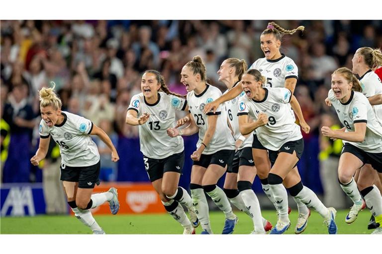 Moment des Glücks – die deutschen Spielerinnen nach dem letzten Schuss im Elfmeterschießen.