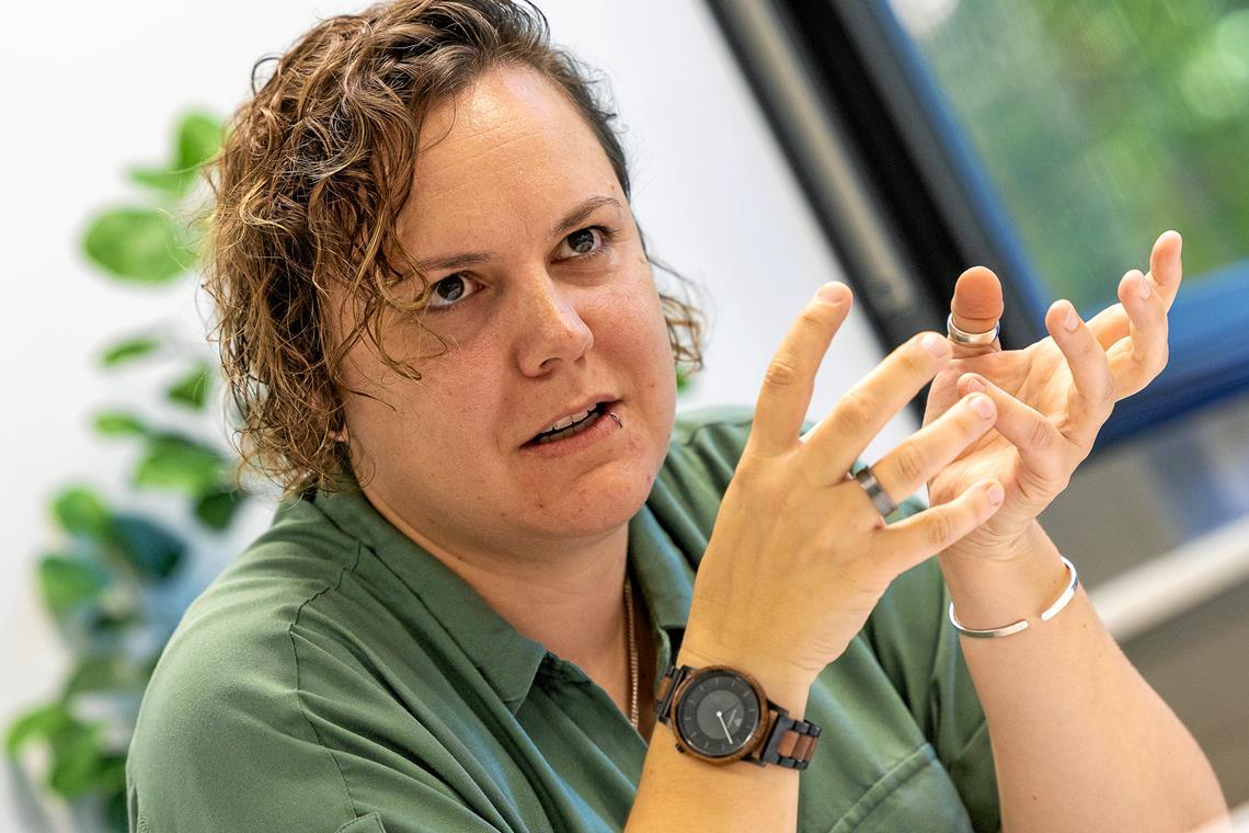 „Demokratie wird vielleicht nicht bleiben, wenn wir nichts tun“ Mona Franke gibt unter anderem an Schulen Impulse dafür, wie Demokratiebildung integriert werden kann. Foto: Alexander Becher