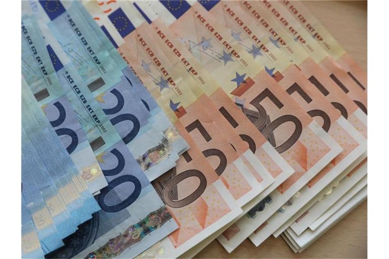 Monatsbericht der Bundesbank: Die Auswirkungen des Ukraine-Kriegs werden die Wirtschaft in Deutschland ab März spürbar belasten. Foto: Bernd Wüstneck/ZB/dpa