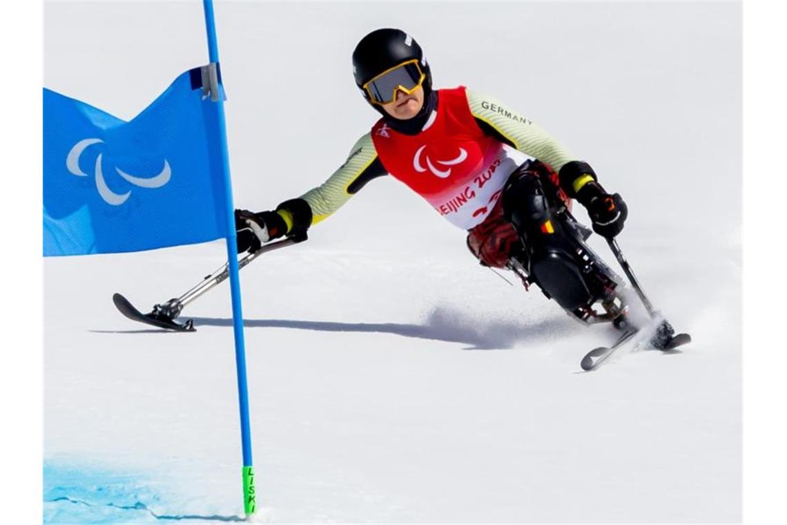 Forster will „in Peking eine coole Socke sein“ Monoskifahrerin Anna-Lena Forster ist Deutschlands Fahnenträgerin bei der Eröffnungsfeier der Paralympics in Peking. Foto: Christoph Soeder/dpa